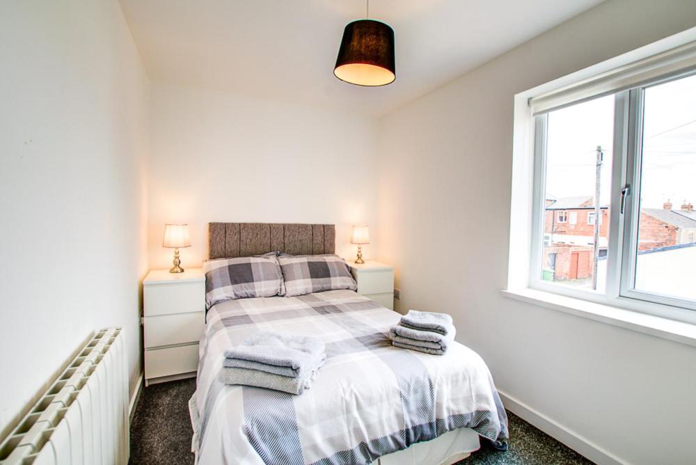 Sunderland Short Stays 2 Bedroom Apartment Free Parking Fulwell Sr6 Exteriér fotografie